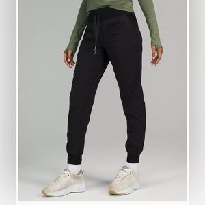 Lululemon joggers | dance studio | size 2